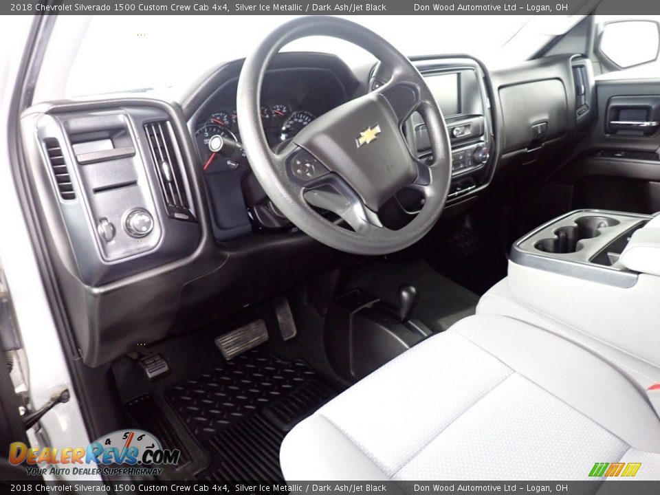 2018 Chevrolet Silverado 1500 Custom Crew Cab 4x4 Silver Ice Metallic / Dark Ash/Jet Black Photo #28