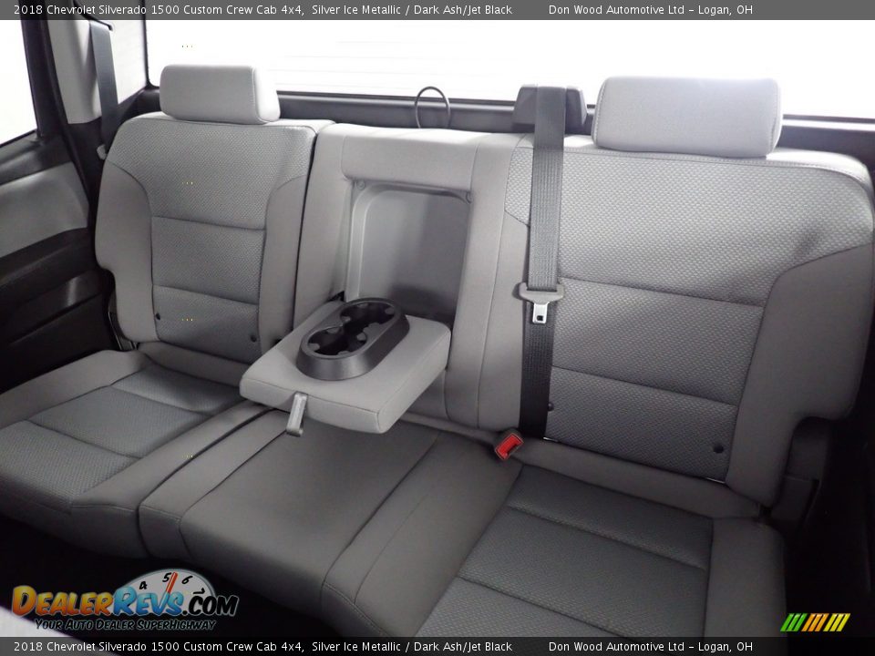 2018 Chevrolet Silverado 1500 Custom Crew Cab 4x4 Silver Ice Metallic / Dark Ash/Jet Black Photo #29