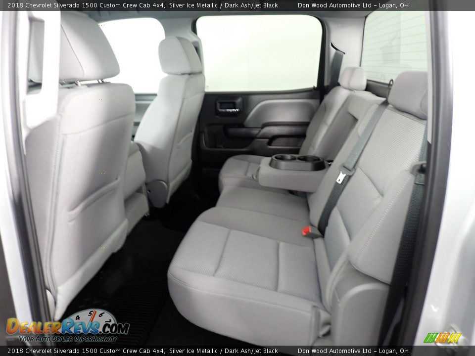 2018 Chevrolet Silverado 1500 Custom Crew Cab 4x4 Silver Ice Metallic / Dark Ash/Jet Black Photo #31