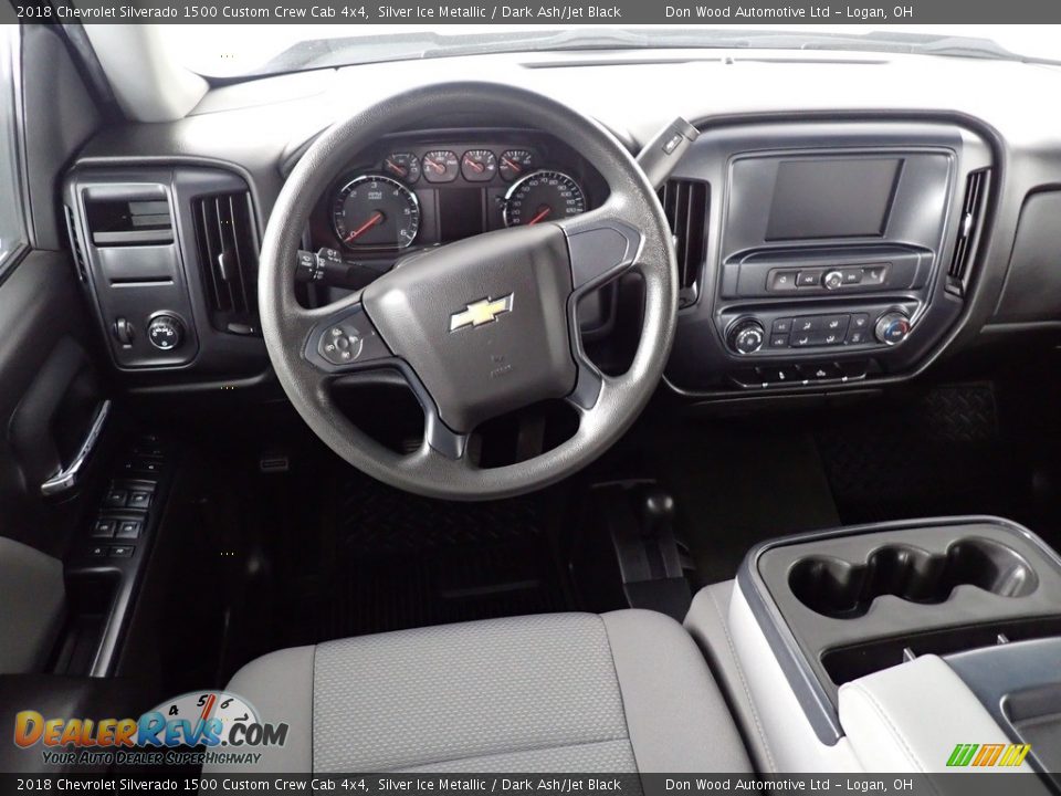 2018 Chevrolet Silverado 1500 Custom Crew Cab 4x4 Silver Ice Metallic / Dark Ash/Jet Black Photo #32
