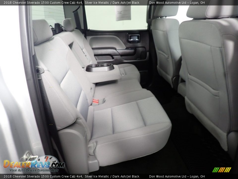 2018 Chevrolet Silverado 1500 Custom Crew Cab 4x4 Silver Ice Metallic / Dark Ash/Jet Black Photo #34