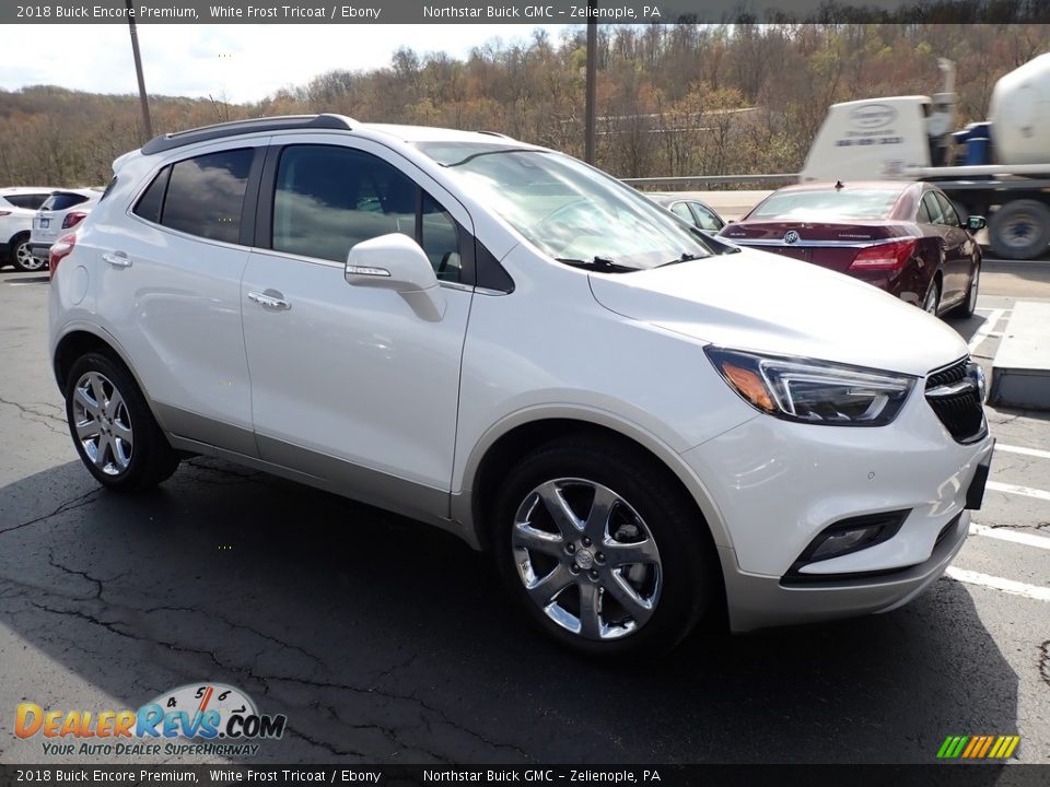 Front 3/4 View of 2018 Buick Encore Premium Photo #4