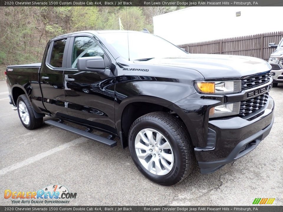 2020 Chevrolet Silverado 1500 Custom Double Cab 4x4 Black / Jet Black Photo #8