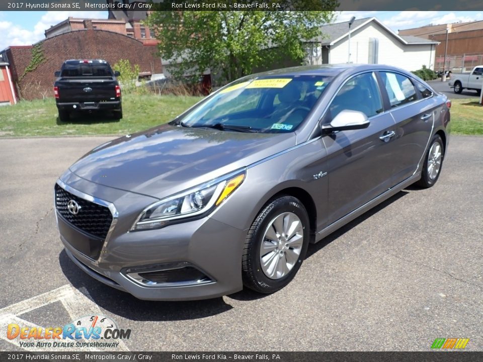 Front 3/4 View of 2017 Hyundai Sonata SE Photo #5