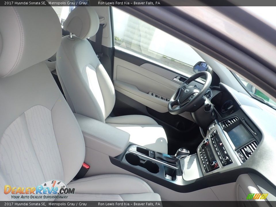 Front Seat of 2017 Hyundai Sonata SE Photo #12