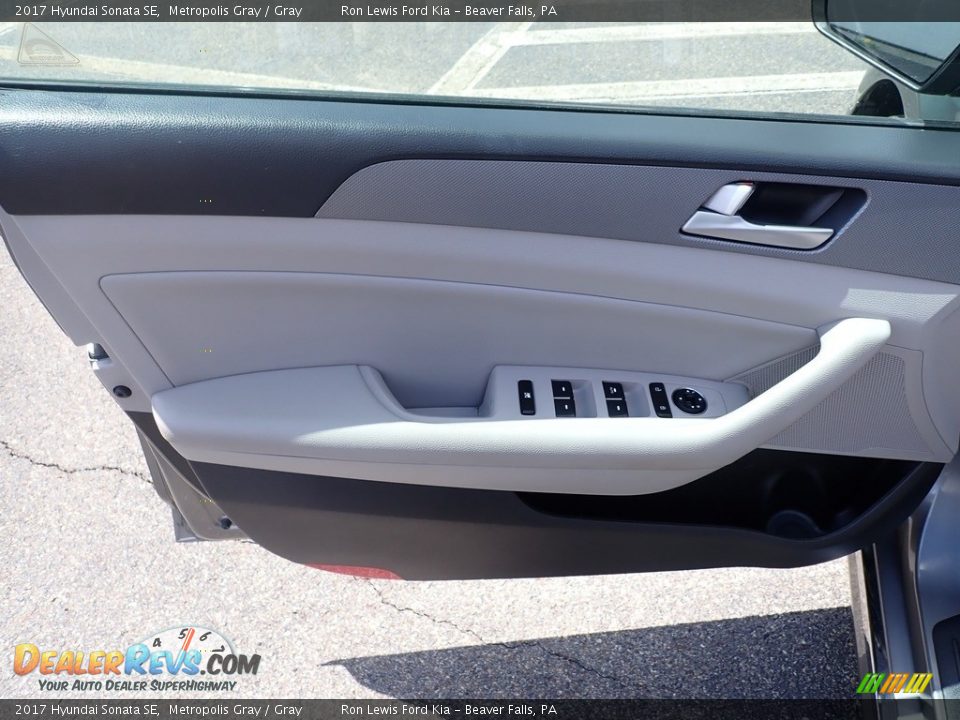 Door Panel of 2017 Hyundai Sonata SE Photo #16