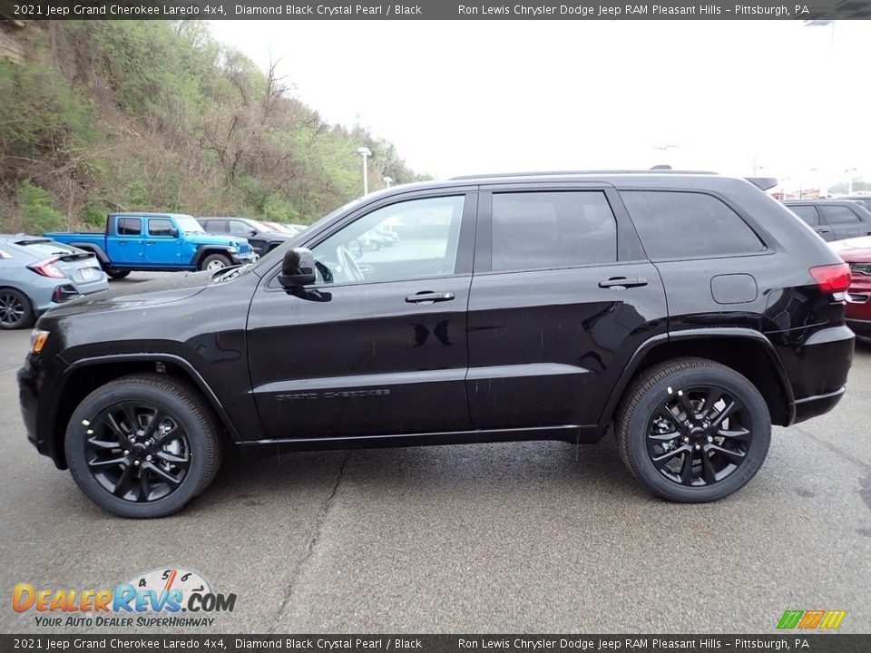 2021 Jeep Grand Cherokee Laredo 4x4 Diamond Black Crystal Pearl / Black Photo #2