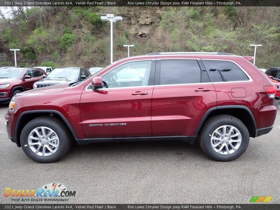 2021 Jeep Grand Cherokee Laredo 4x4 Velvet Red Pearl / Black Photo #2