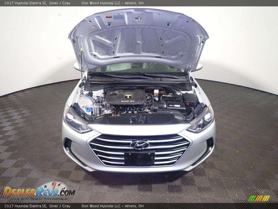 2017 Hyundai Elantra SE Silver / Gray Photo #5
