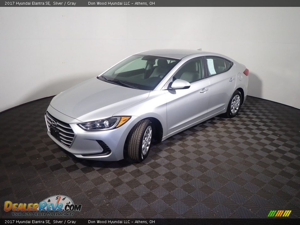 2017 Hyundai Elantra SE Silver / Gray Photo #8
