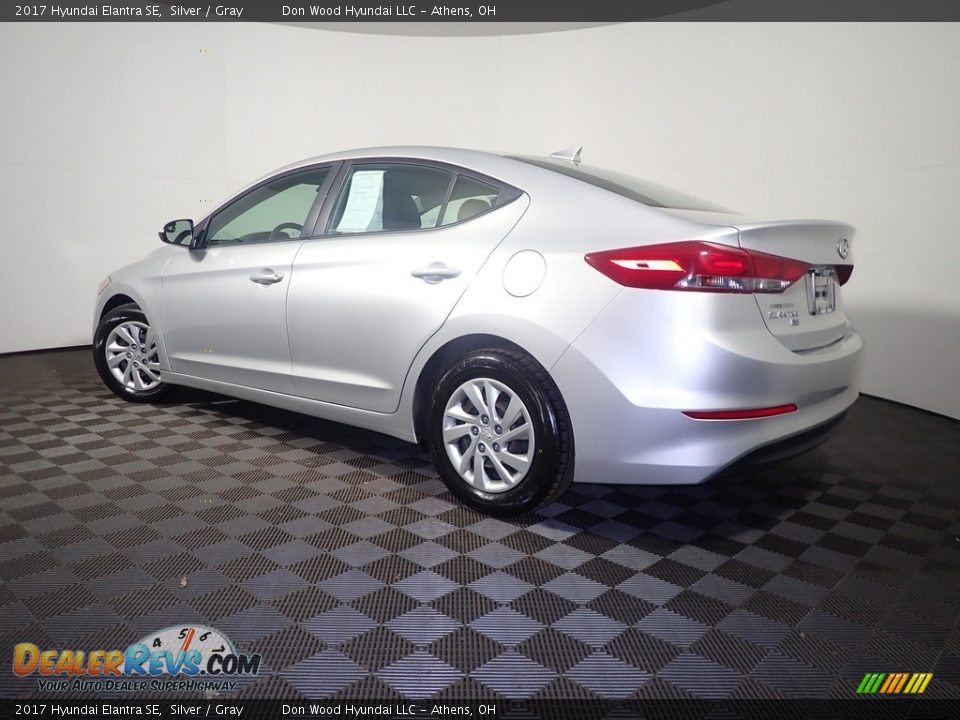 2017 Hyundai Elantra SE Silver / Gray Photo #10