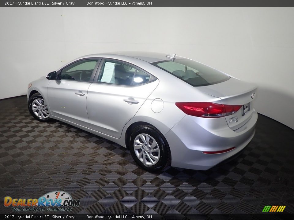 2017 Hyundai Elantra SE Silver / Gray Photo #11