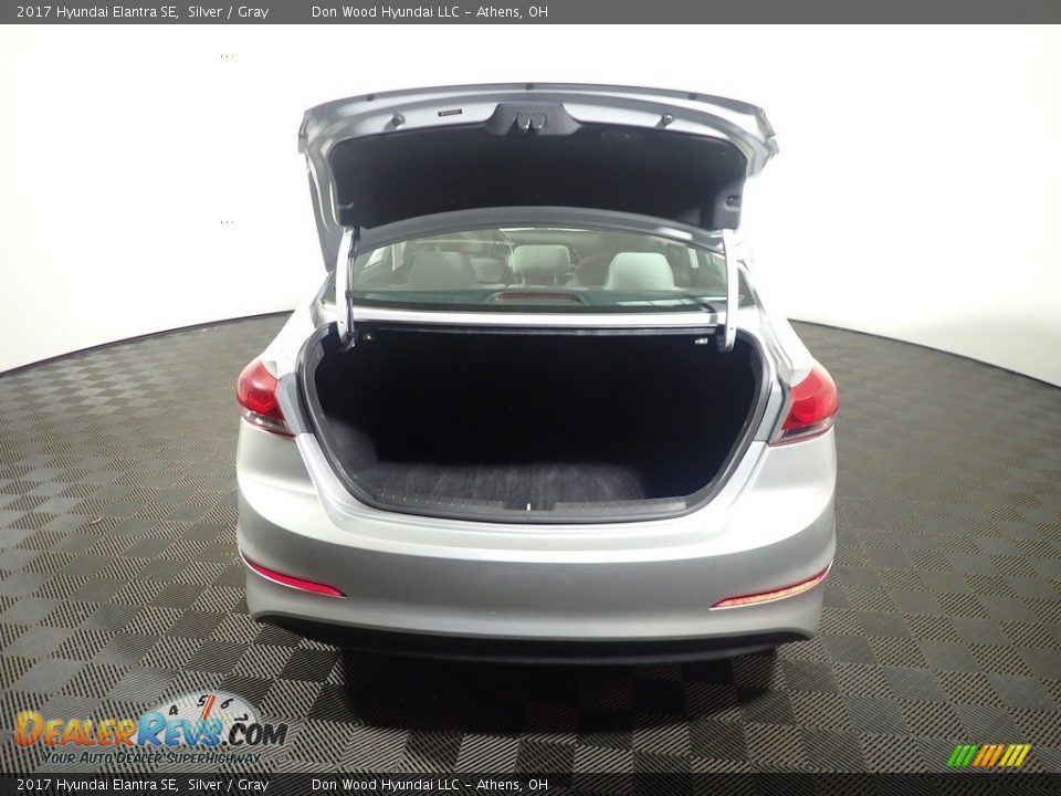 2017 Hyundai Elantra SE Silver / Gray Photo #13