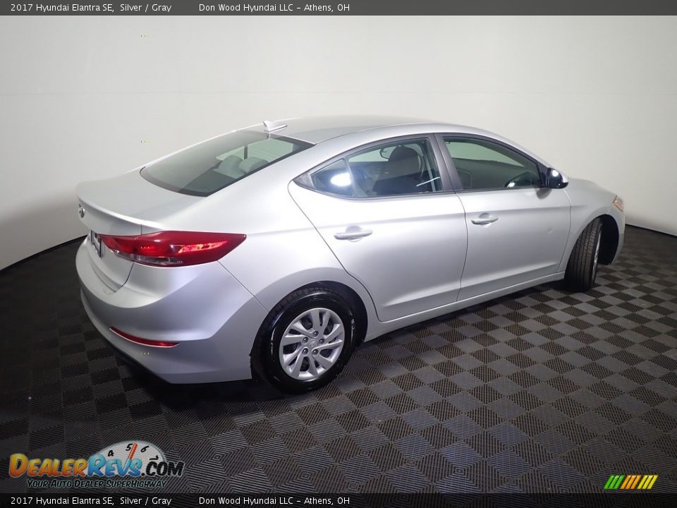 2017 Hyundai Elantra SE Silver / Gray Photo #16