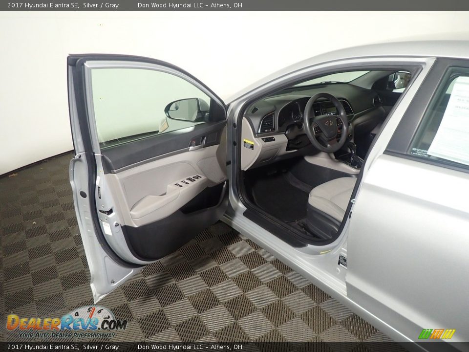 2017 Hyundai Elantra SE Silver / Gray Photo #19