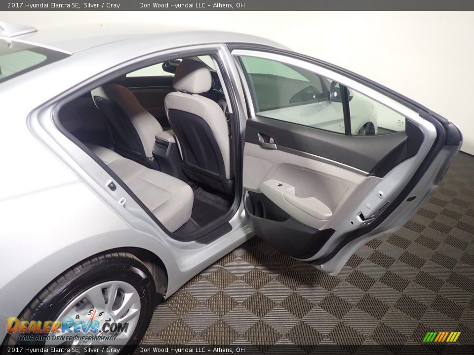 2017 Hyundai Elantra SE Silver / Gray Photo #33