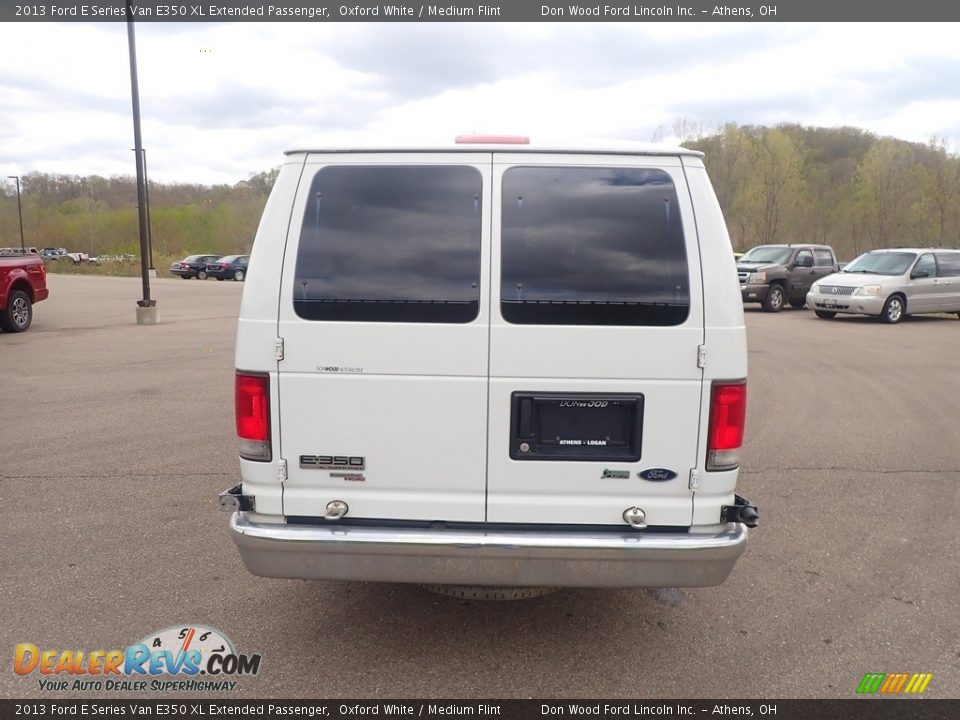 2013 Ford E Series Van E350 XL Extended Passenger Oxford White / Medium Flint Photo #12