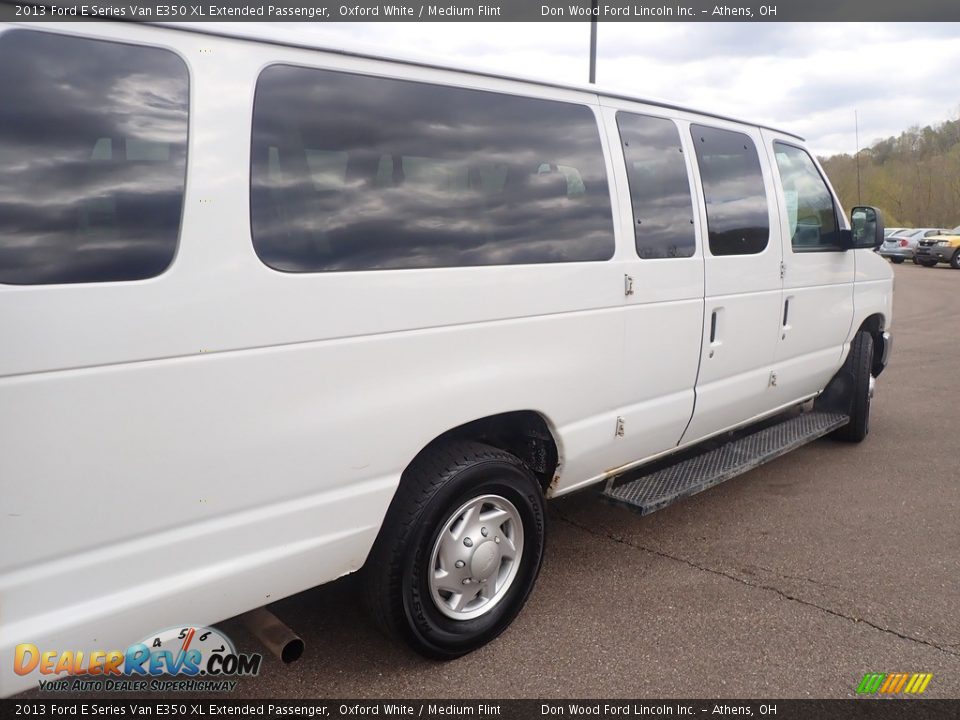 2013 Ford E Series Van E350 XL Extended Passenger Oxford White / Medium Flint Photo #19