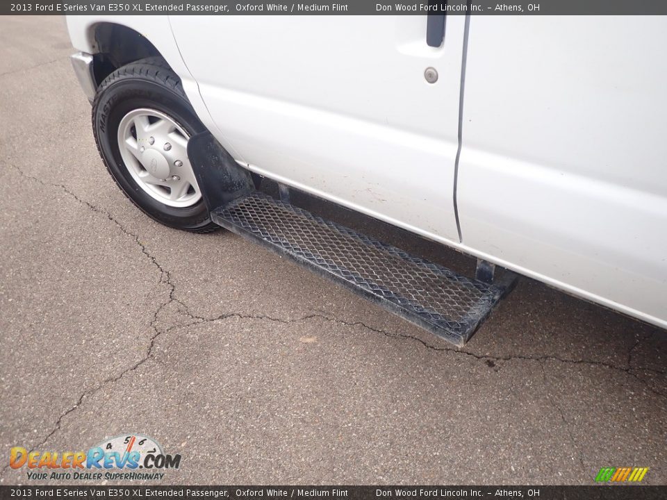 2013 Ford E Series Van E350 XL Extended Passenger Oxford White / Medium Flint Photo #20
