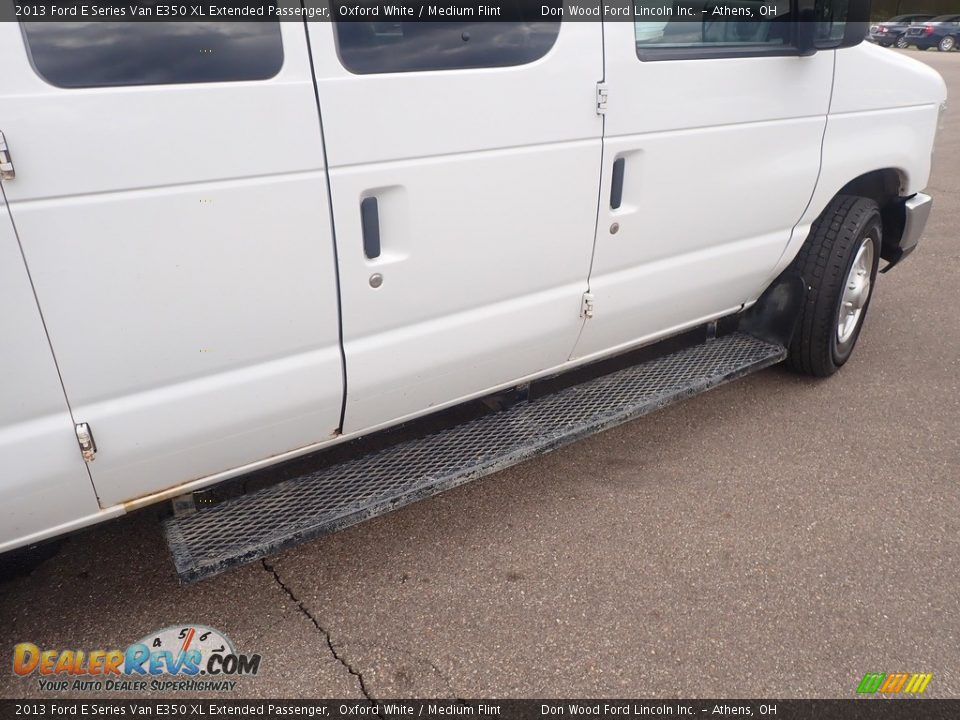 2013 Ford E Series Van E350 XL Extended Passenger Oxford White / Medium Flint Photo #33