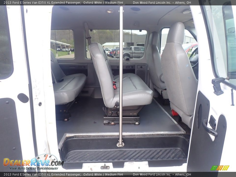 2013 Ford E Series Van E350 XL Extended Passenger Oxford White / Medium Flint Photo #35