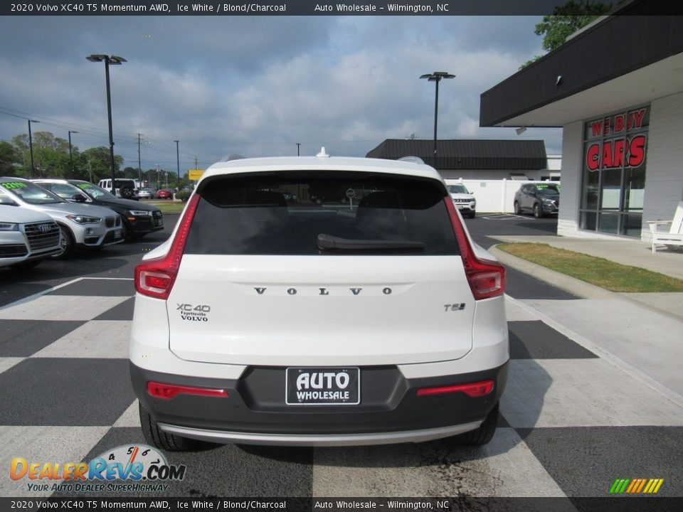 2020 Volvo XC40 T5 Momentum AWD Ice White / Blond/Charcoal Photo #4