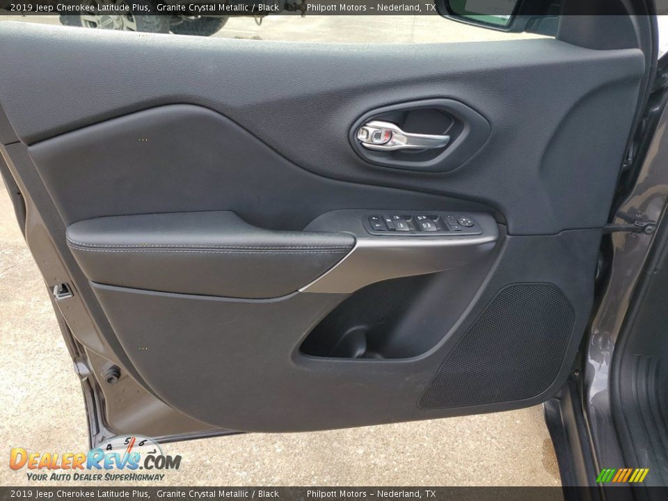 2019 Jeep Cherokee Latitude Plus Granite Crystal Metallic / Black Photo #12