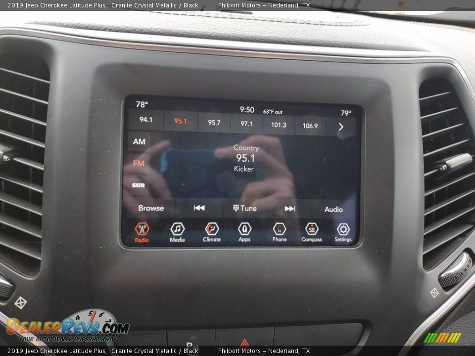 2019 Jeep Cherokee Latitude Plus Granite Crystal Metallic / Black Photo #18