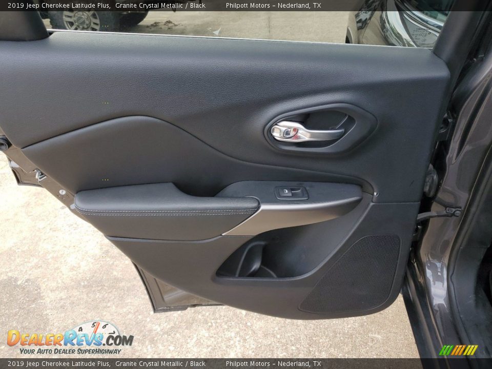 2019 Jeep Cherokee Latitude Plus Granite Crystal Metallic / Black Photo #24