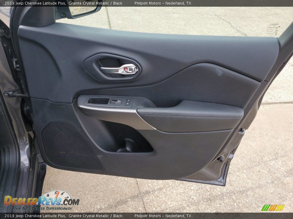 2019 Jeep Cherokee Latitude Plus Granite Crystal Metallic / Black Photo #28