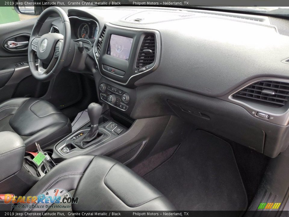 2019 Jeep Cherokee Latitude Plus Granite Crystal Metallic / Black Photo #30