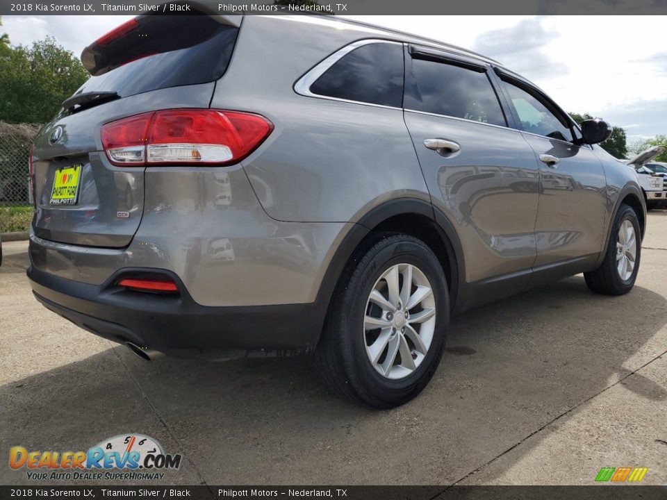 2018 Kia Sorento LX Titanium Silver / Black Photo #3