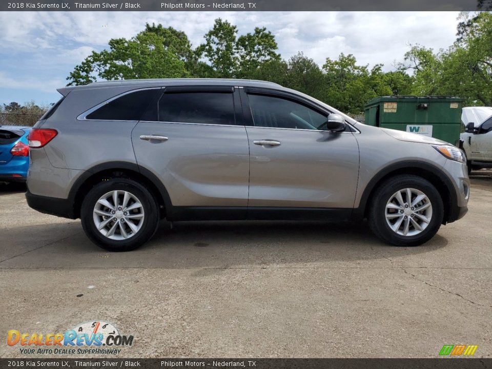 Titanium Silver 2018 Kia Sorento LX Photo #12