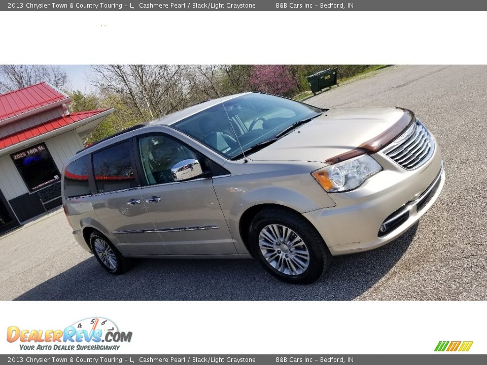 2013 Chrysler Town & Country Touring - L Cashmere Pearl / Black/Light Graystone Photo #1