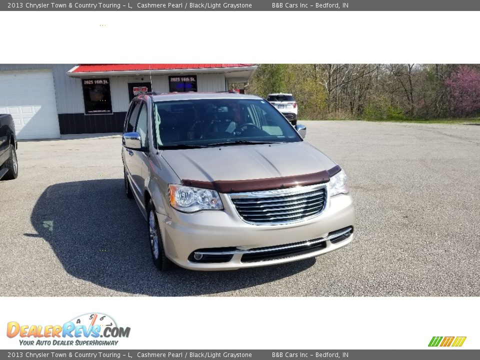 2013 Chrysler Town & Country Touring - L Cashmere Pearl / Black/Light Graystone Photo #2
