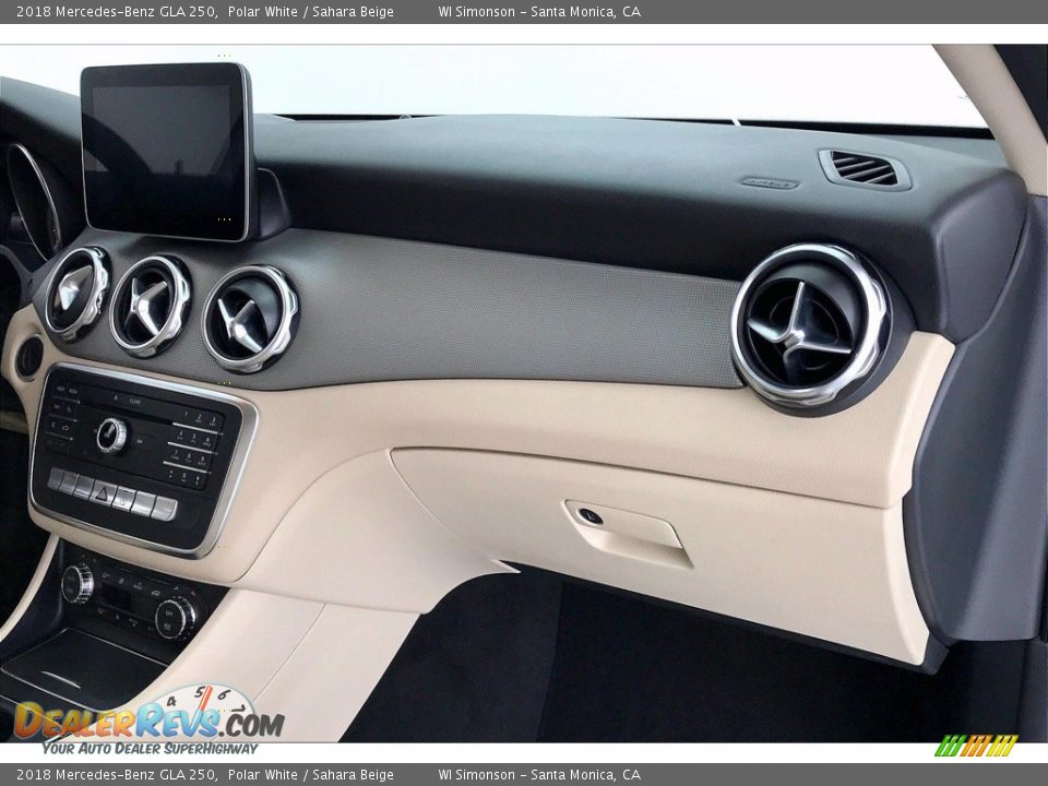 2018 Mercedes-Benz GLA 250 Polar White / Sahara Beige Photo #16