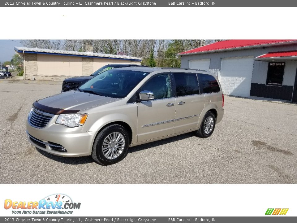 2013 Chrysler Town & Country Touring - L Cashmere Pearl / Black/Light Graystone Photo #4