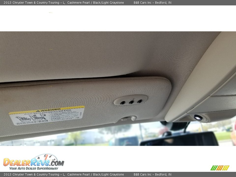 2013 Chrysler Town & Country Touring - L Cashmere Pearl / Black/Light Graystone Photo #25