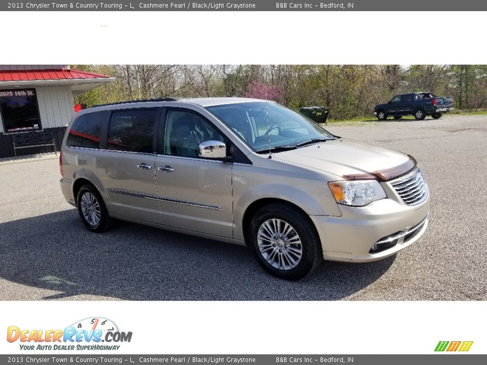 2013 Chrysler Town & Country Touring - L Cashmere Pearl / Black/Light Graystone Photo #30
