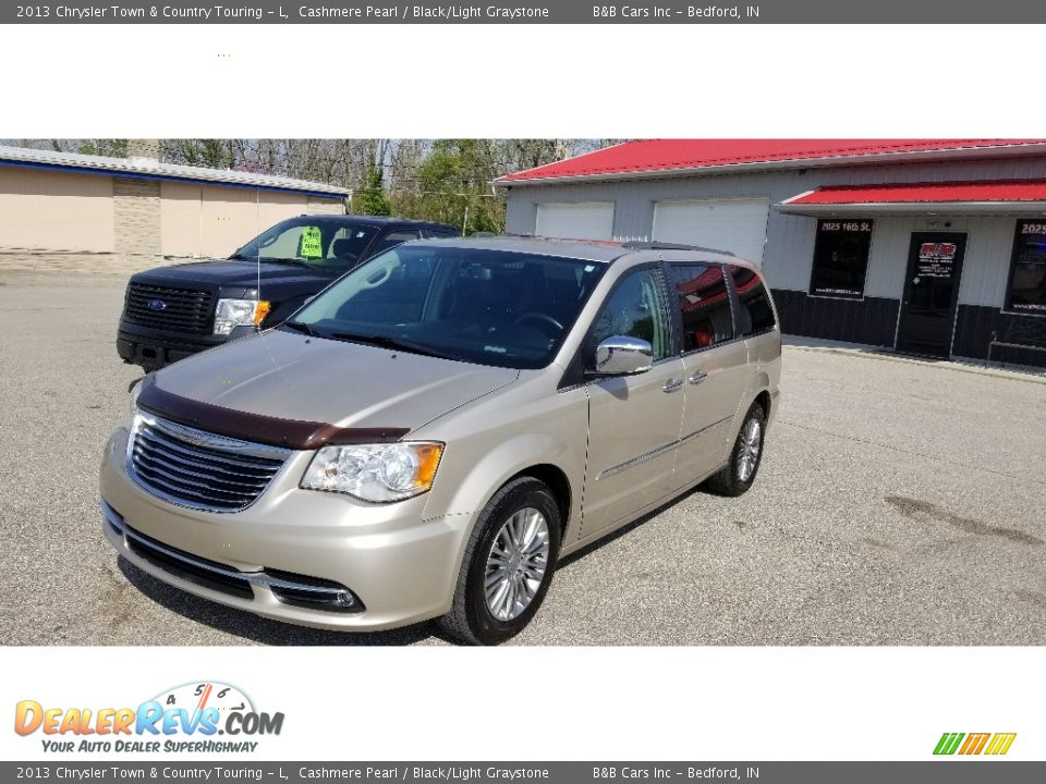 2013 Chrysler Town & Country Touring - L Cashmere Pearl / Black/Light Graystone Photo #31