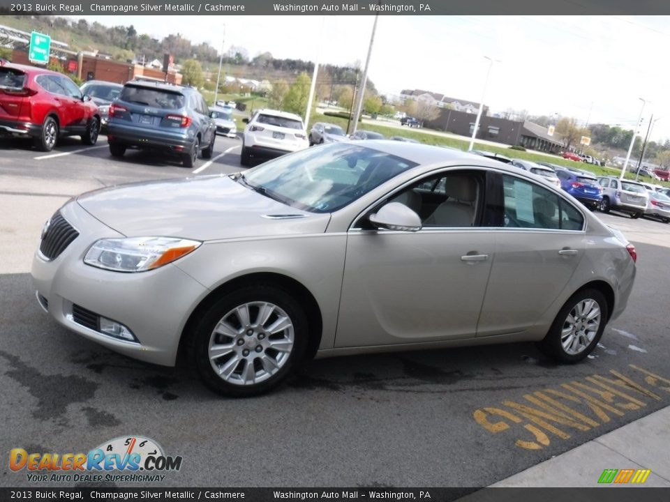 Front 3/4 View of 2013 Buick Regal  Photo #6