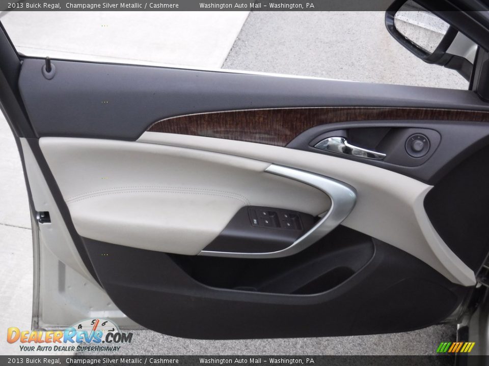 Door Panel of 2013 Buick Regal  Photo #11