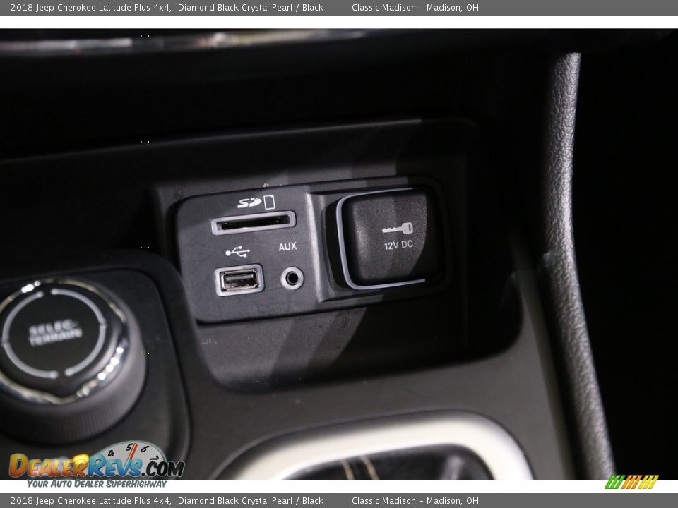 2018 Jeep Cherokee Latitude Plus 4x4 Diamond Black Crystal Pearl / Black Photo #15