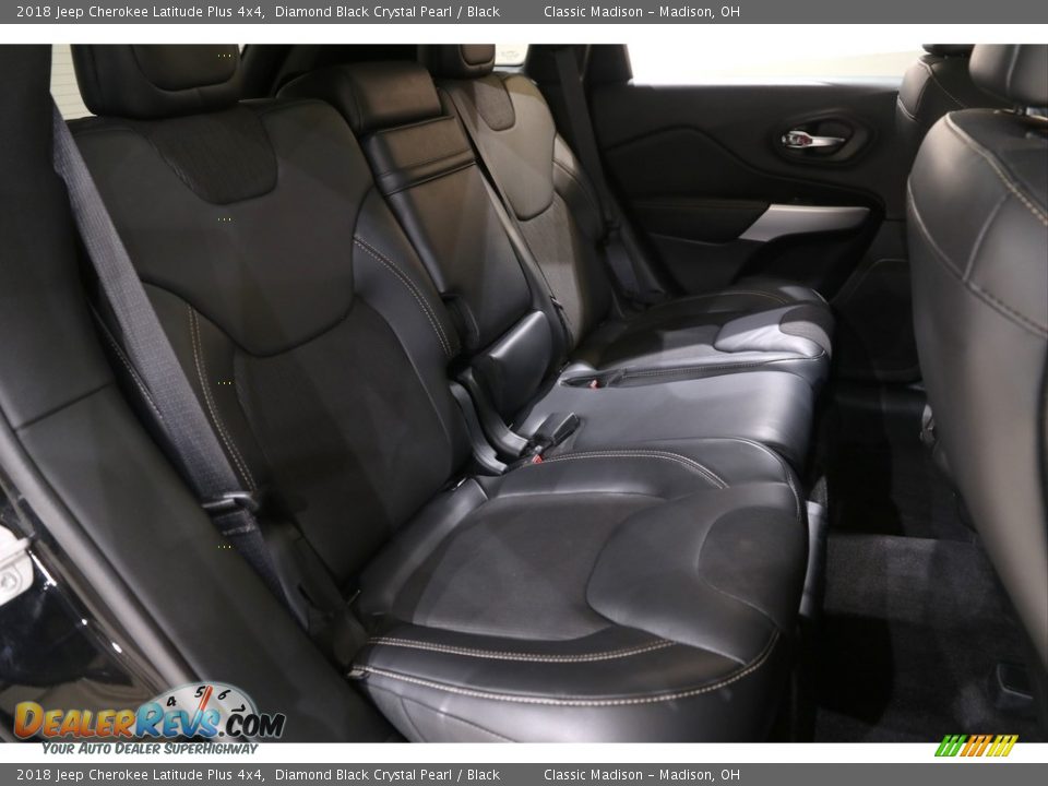 2018 Jeep Cherokee Latitude Plus 4x4 Diamond Black Crystal Pearl / Black Photo #17