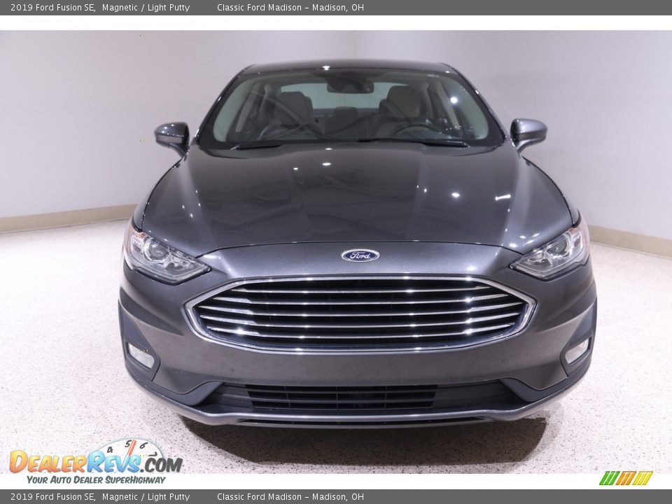 2019 Ford Fusion SE Magnetic / Light Putty Photo #2