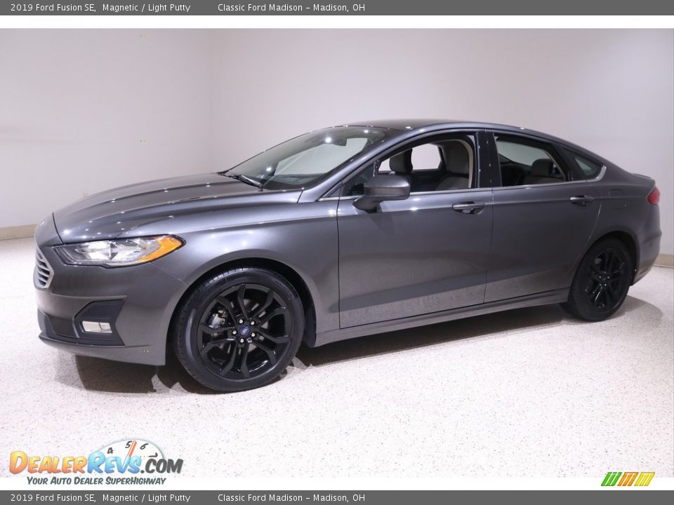 2019 Ford Fusion SE Magnetic / Light Putty Photo #3