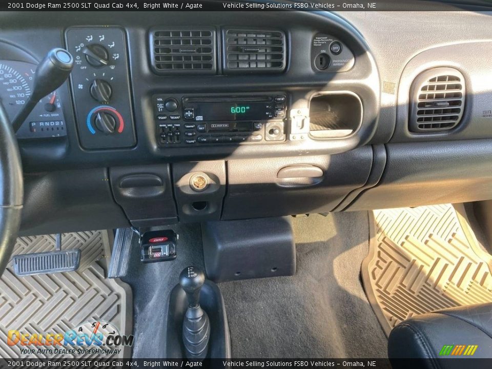 Controls of 2001 Dodge Ram 2500 SLT Quad Cab 4x4 Photo #5