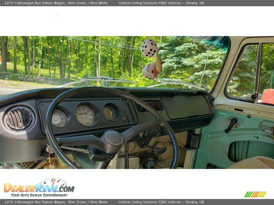 Dashboard of 1970 Volkswagen Bus Station Wagon Photo #5