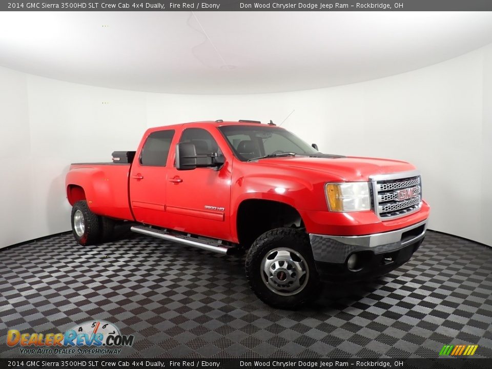 Front 3/4 View of 2014 GMC Sierra 3500HD SLT Crew Cab 4x4 Dually Photo #3