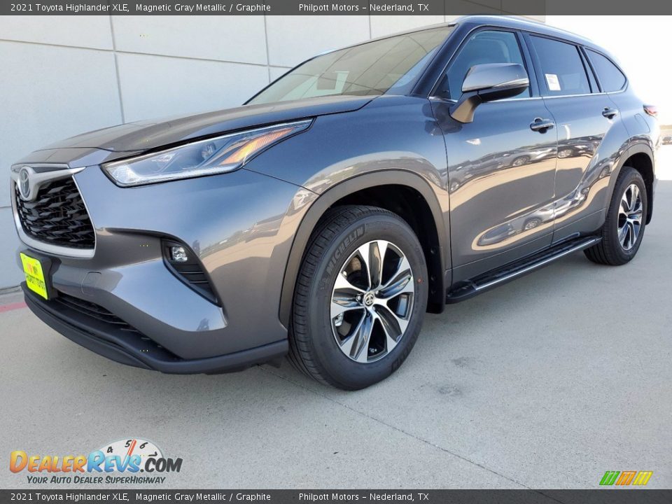 2021 Toyota Highlander XLE Magnetic Gray Metallic / Graphite Photo #2